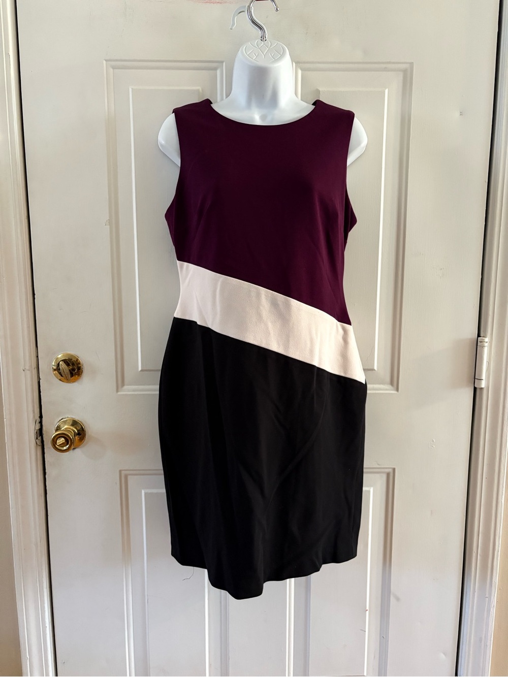 Tommy Hilfiger Plum, Black & Cream Colorblock Sheath Dress. Size 10
